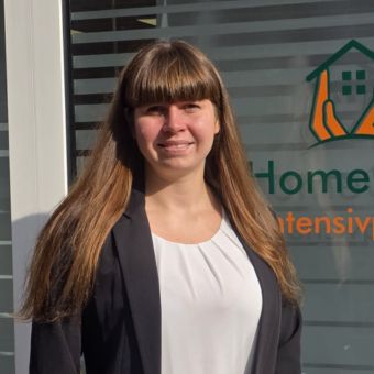 homecare-intensivpflege-mitarbeiterin-praxisanleitung-jessica-koester Jessica Köster, Praxisanleitung - Homecare Intensivpflege